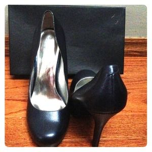 ***REDUCED******Very sexy blue platform pumps!