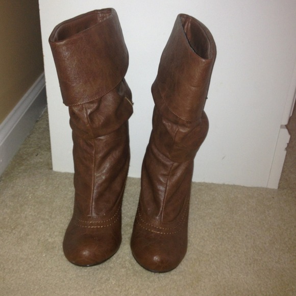 Brown mid-calf boots reserved for @nathalysnz
