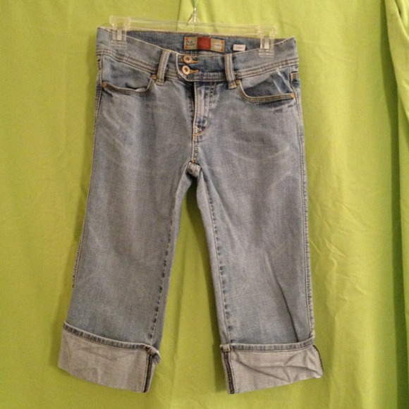 Old Navy Capri Jeans.