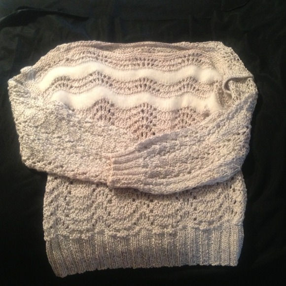 Ladies knit sweater champagne color - Picture 2 of 3