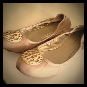 Tahari Beige Flats