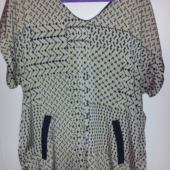 *SOLD* New 3x Fitted Top