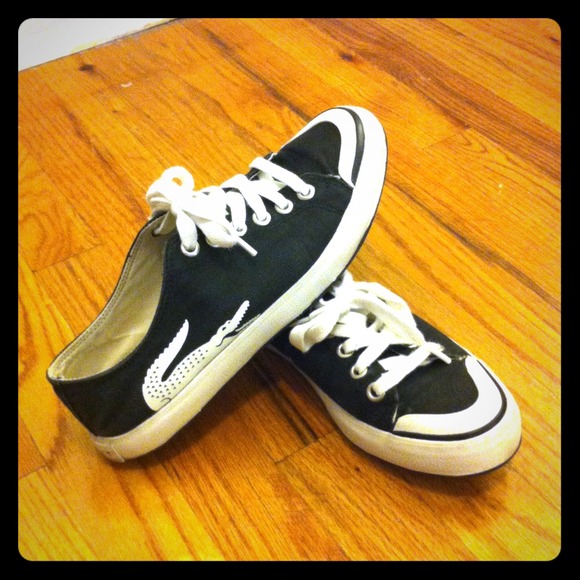 🔴SOLD🔴 Lacoste Canvas Sneakers Black & White 8