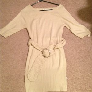 Cream colored light sweater shirt with belt