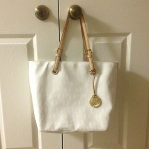 Authentic mk bag.been used couple of times only