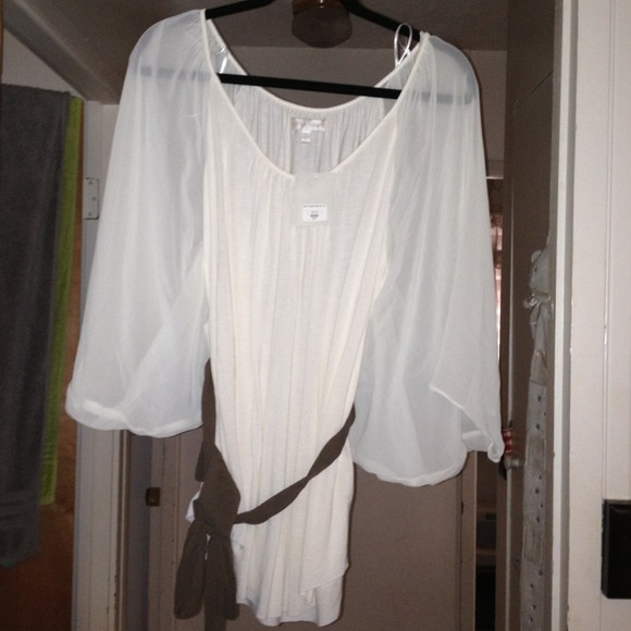❌SOLD❌Cream color peasant top