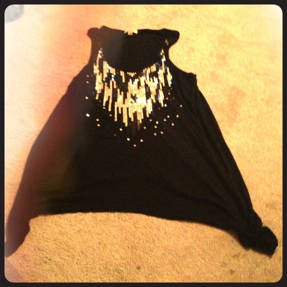 🚫Sold🚫Black top with silver & black sequins