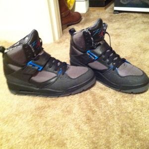 REDUCED!! Mid top Jordan Trk shoes Authentic!!