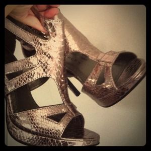 Chinese Therapy Heels