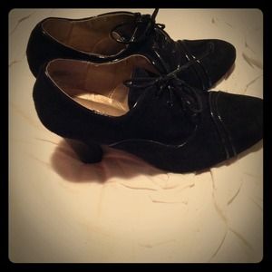 Size 5 1/2 heels all black