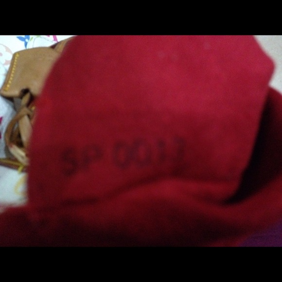 Handbag - Picture 3 of 4