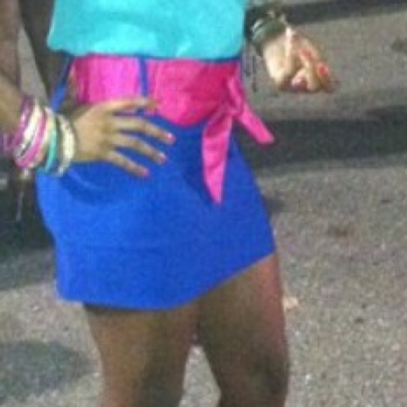 Reduced🌟🌟BCBG pink bow belt - Picture 2 of 2