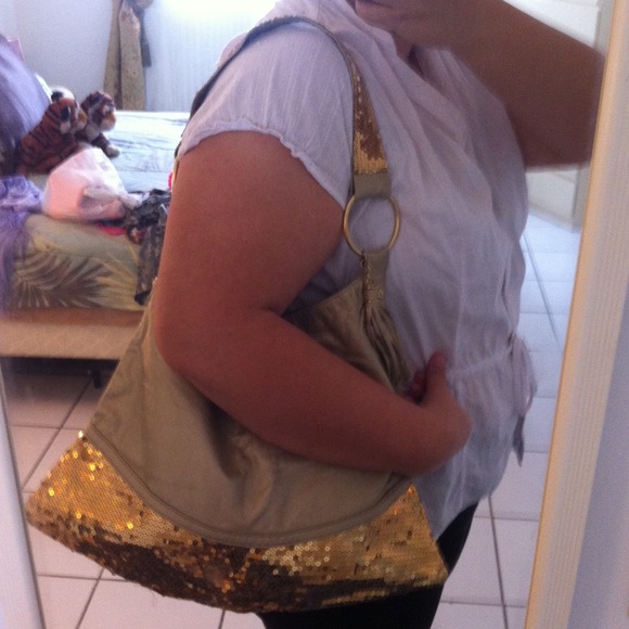Traded to @glascocka Gold sequined purse👍 - Picture 1 of 4