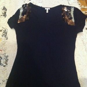 Flounce embellished tee