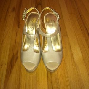 Nude Jessica Simpson platform heels