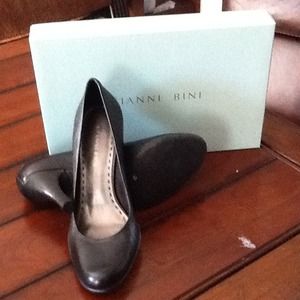 Black Gianni Bini heels