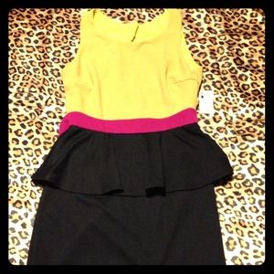 Selling a gorgeous akira dress