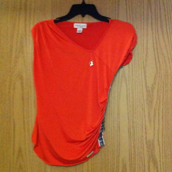 💢SOLD Bundled for arcy6💢 Cute orange top