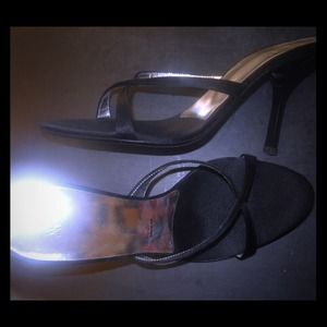 Size 39.5 Vera Wang Satin Heels