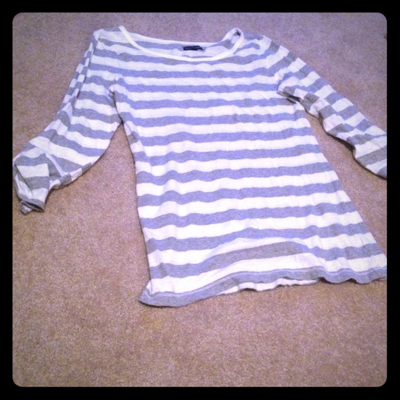 AE XL long-sleeve shirt bundle reserved