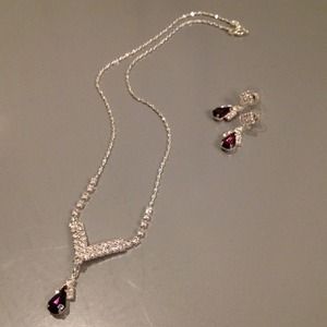 💢SOLD💢Purple & clear rhinestone necklace set