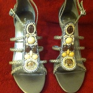 BCBG SIZE 8b new heel color chrome