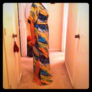 **Reserved**Long sheer slits on both sides.