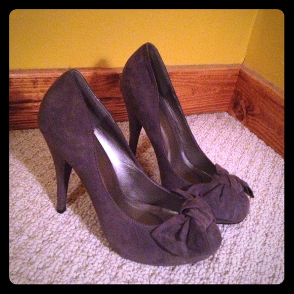 Charlotte Russe Bow Pumps reduced!!