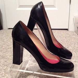 kate spade Shoes - ⚠RESERVED⚠🎀KATE SPADE🎀Black Patent Lthr Pumps kate spade Shoes - ⚠RESERVED⚠🎀KATE SPADE🎀Black Patent Lthr Pumps