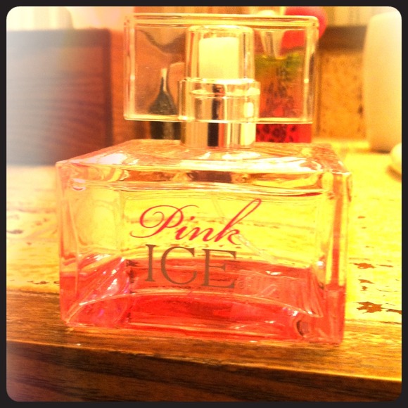 Rue 21 pink ice perfume