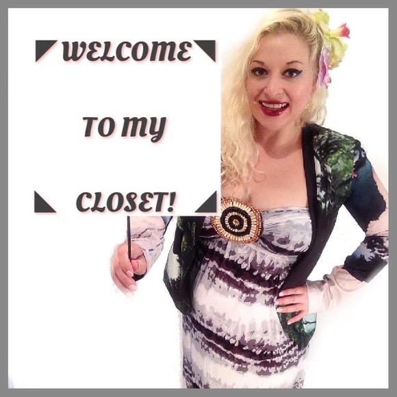 Dresses & Skirts - Welcome to my closet! Bubba cat welcomes you! 😻