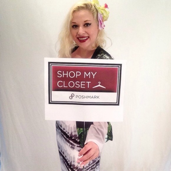 Welcome to my closet! Bubba cat welcomes you! 😻 - Picture 2 of 4