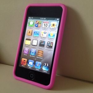 NEW Rubber/soft  iPod case by Case Mate.
