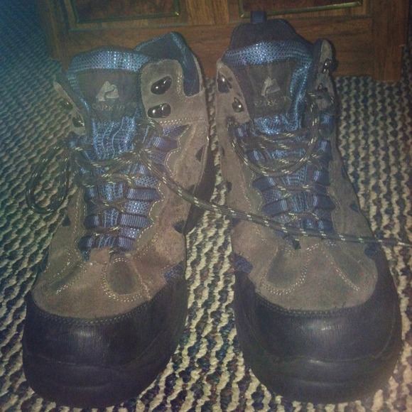 👢size 9.5 boots great 4 winter & hiking