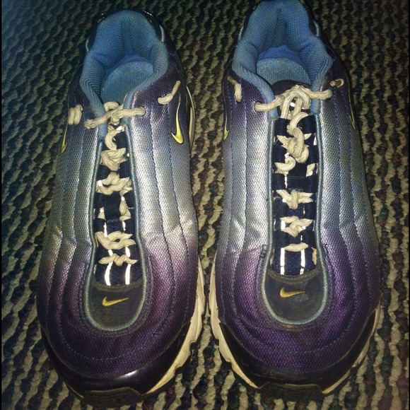 Nike tennis shoes size 9.5 @taylor2028
