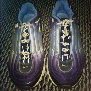 Nike tennis shoes size 9.5 @taylor2028