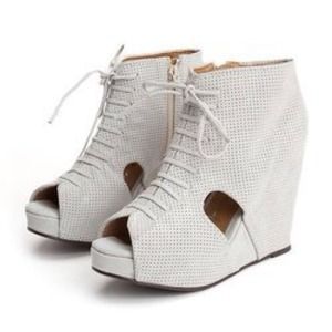 Jeffrey Campbell