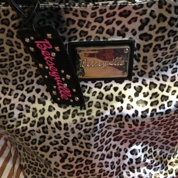 Betsey Johnson tote bag! ❤ - Picture 2 of 4