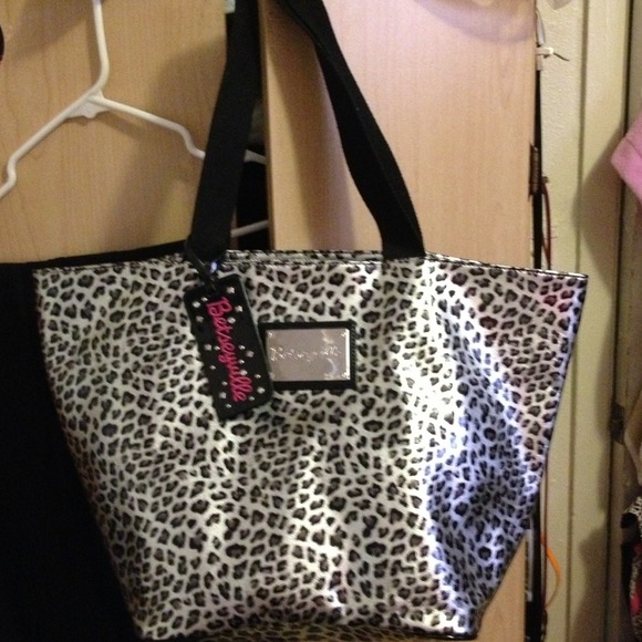 Betsey Johnson tote bag! ❤ - Picture 4 of 4