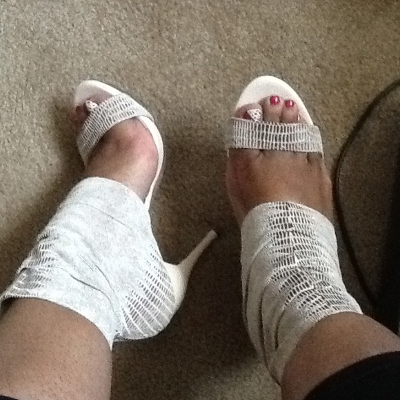 Open toes heels