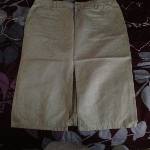 💢SOLD💢 Khaki skirt