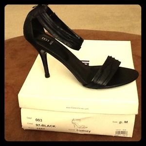 🔴Reduced🔴Black heels 2 straps