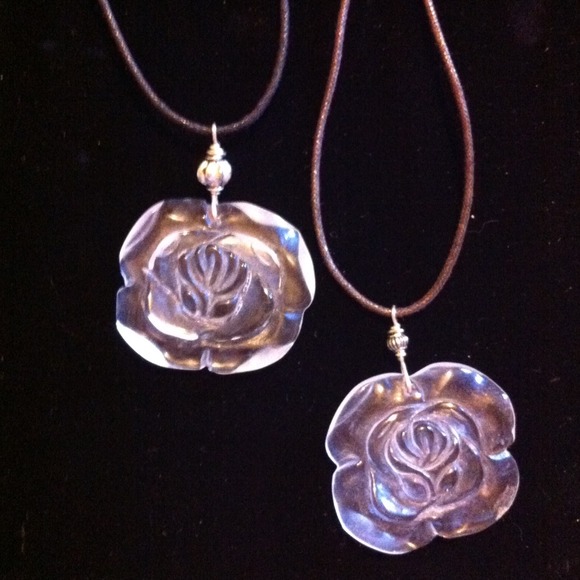 Auth clear quartz rose necklace