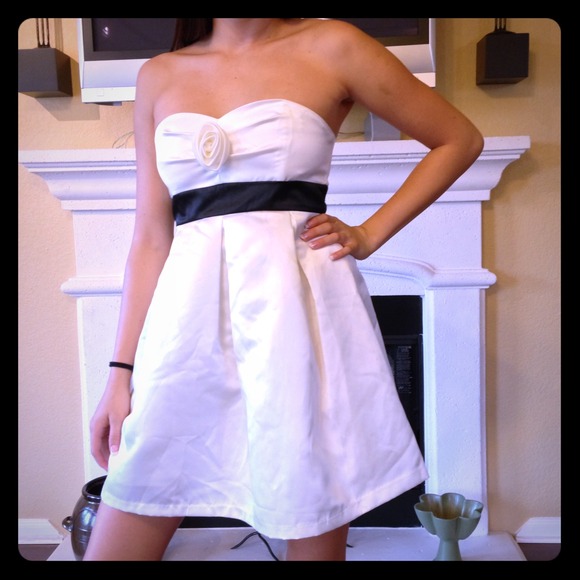 White and black strapless
