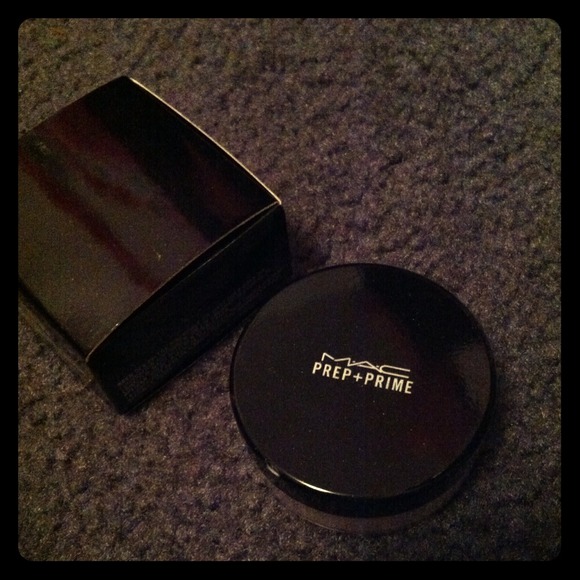 !SOLD!Mac prep & prime powder