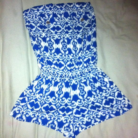 ✋Hold✋✂Reduced✂Blue/white tubetop romper