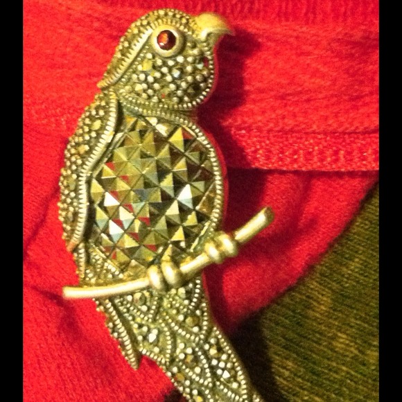 ⭐BUNDLED⭐Bird pendant with red eye