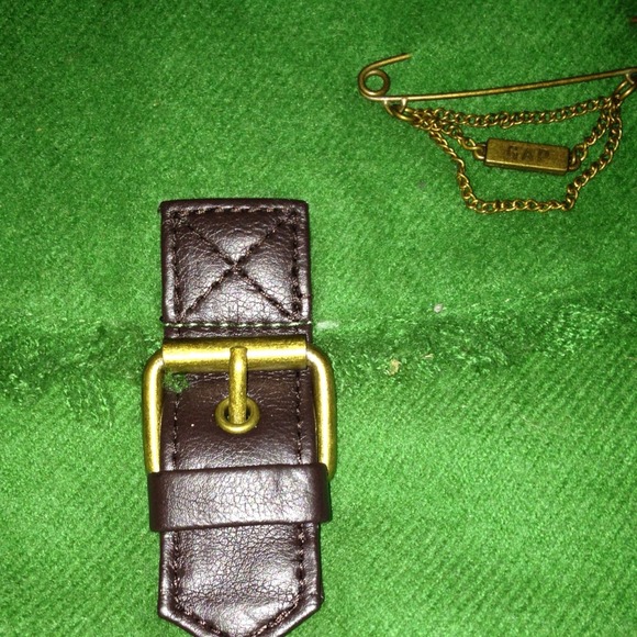 GAP - Picture 2 of 4