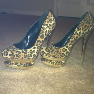 Liliana size 8 shoe Brand New Liliana size 8 shoe Brand New