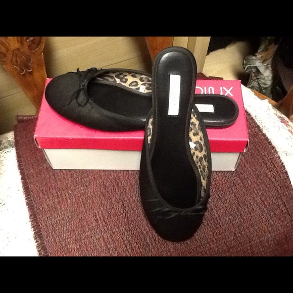 Xhilaration Black shoes